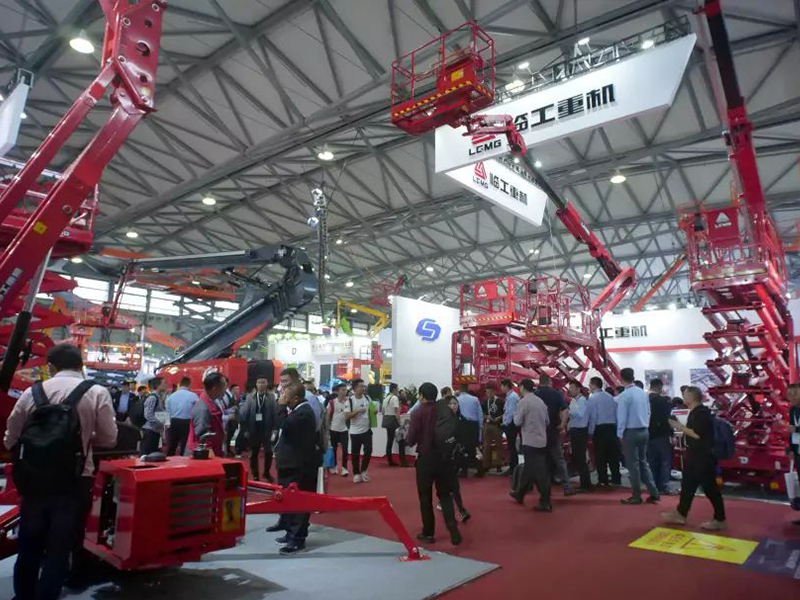 米兰·(milan)中国官网球迷群英汇聚重机参展APEX ASIA 2019