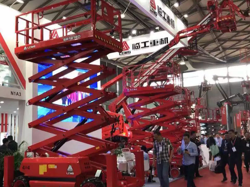 米兰·(milan)中国官网球迷群英汇聚重机参展APEX ASIA 2019